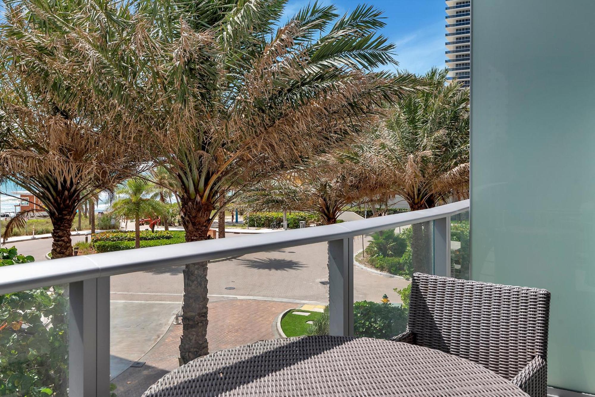 203-1Br/1Ba At The Beach Gem! Lux Amenities! Голливуд Экстерьер фото