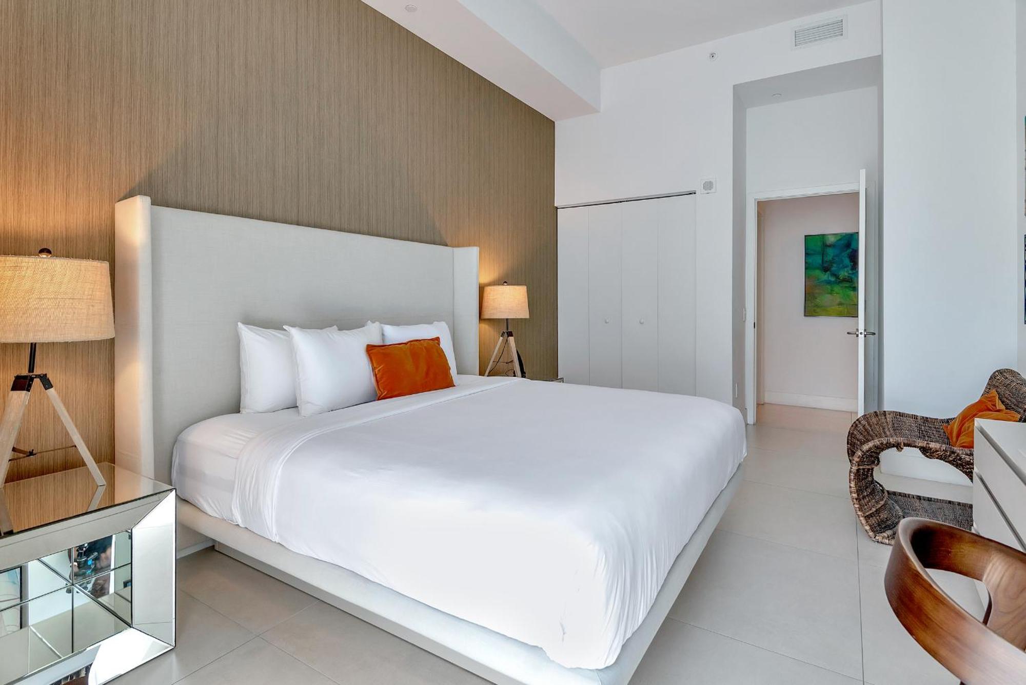 203-1Br/1Ba At The Beach Gem! Lux Amenities! Голливуд Экстерьер фото