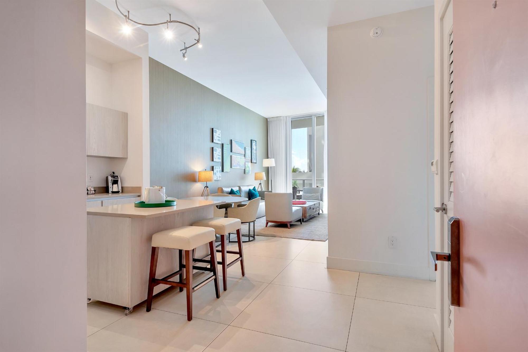 203-1Br/1Ba At The Beach Gem! Lux Amenities! Голливуд Экстерьер фото