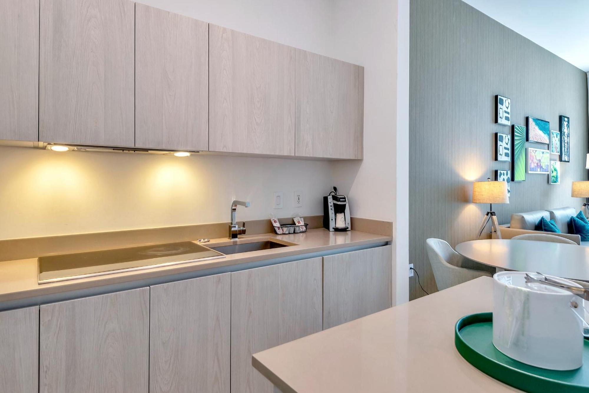 203-1Br/1Ba At The Beach Gem! Lux Amenities! Голливуд Экстерьер фото