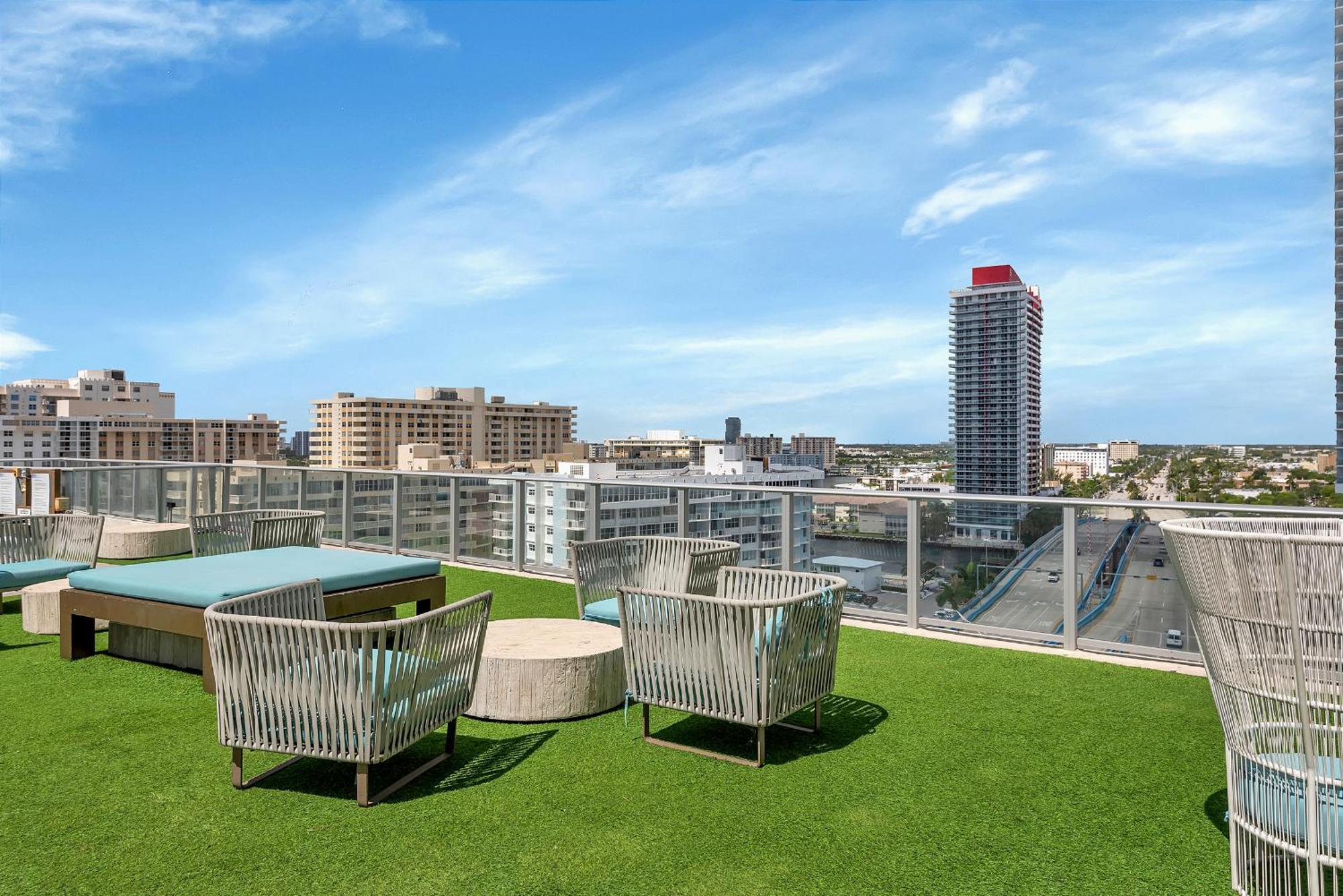 203-1Br/1Ba At The Beach Gem! Lux Amenities! Голливуд Экстерьер фото